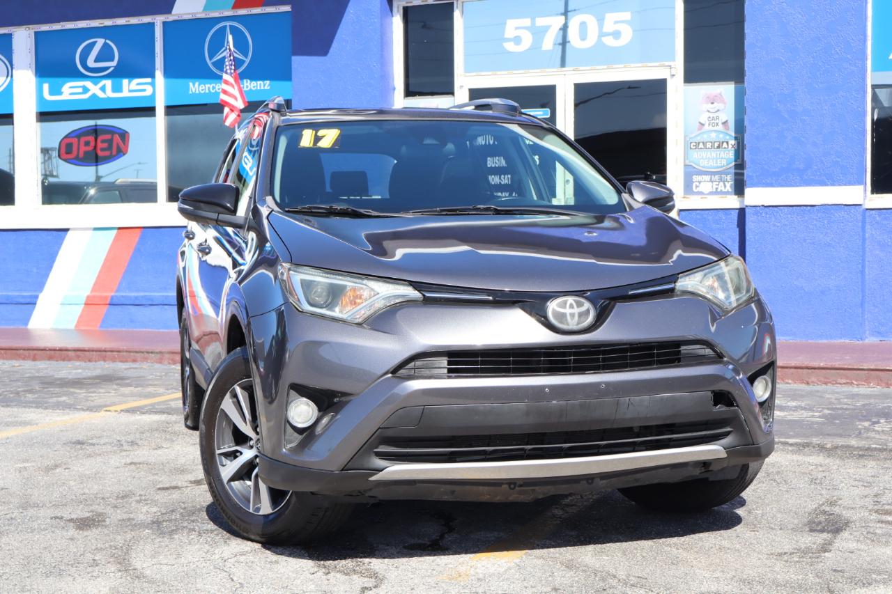 Toyota RAV4 XLE FWD (Natl) 2017