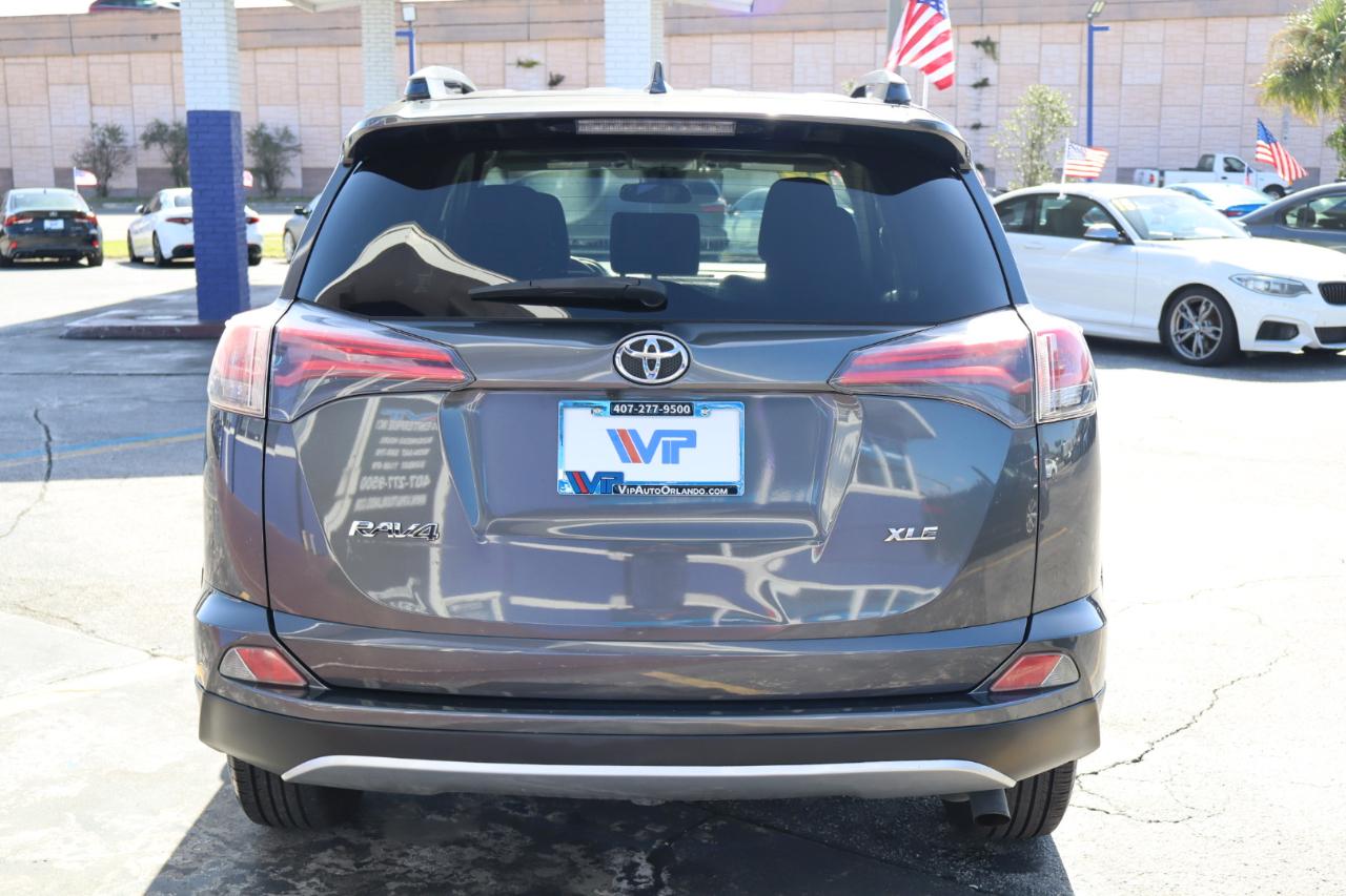 Toyota RAV4 XLE FWD (Natl) 2017