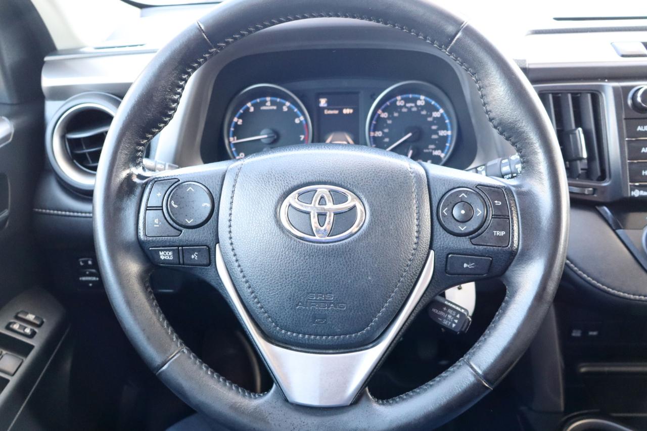 Toyota RAV4 XLE FWD (Natl) 2017