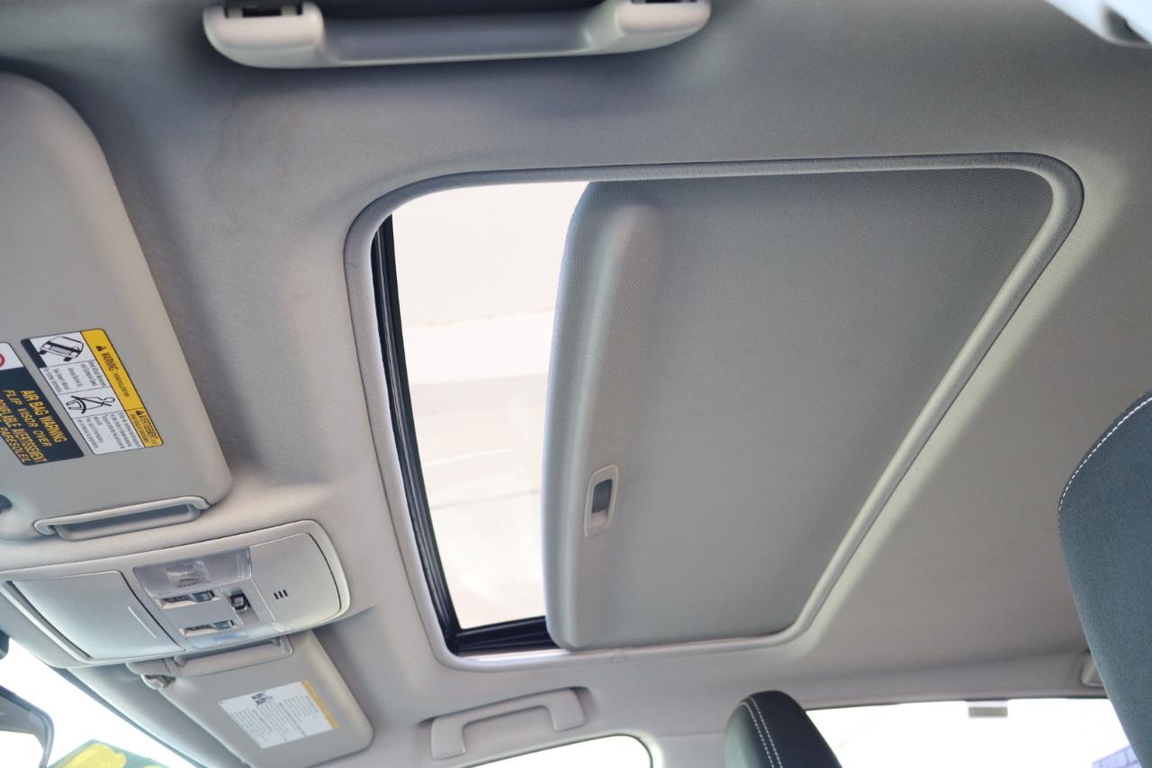 Toyota RAV4 XLE FWD (Natl) 2017