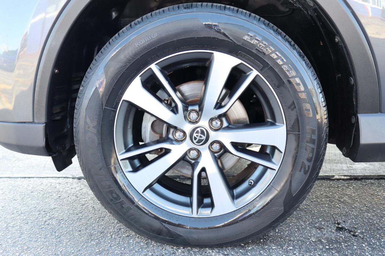 Toyota RAV4 XLE FWD (Natl) 2017