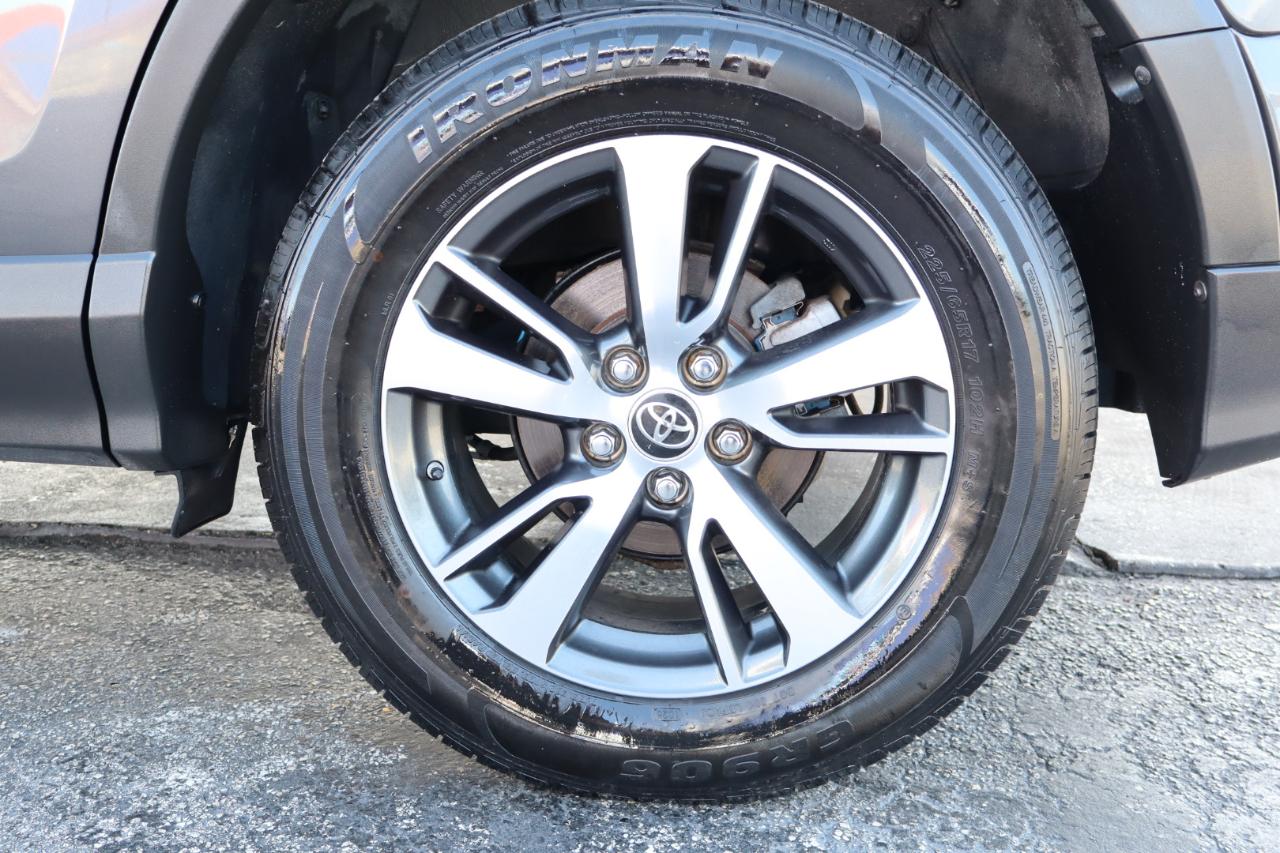 Toyota RAV4 XLE FWD (Natl) 2017