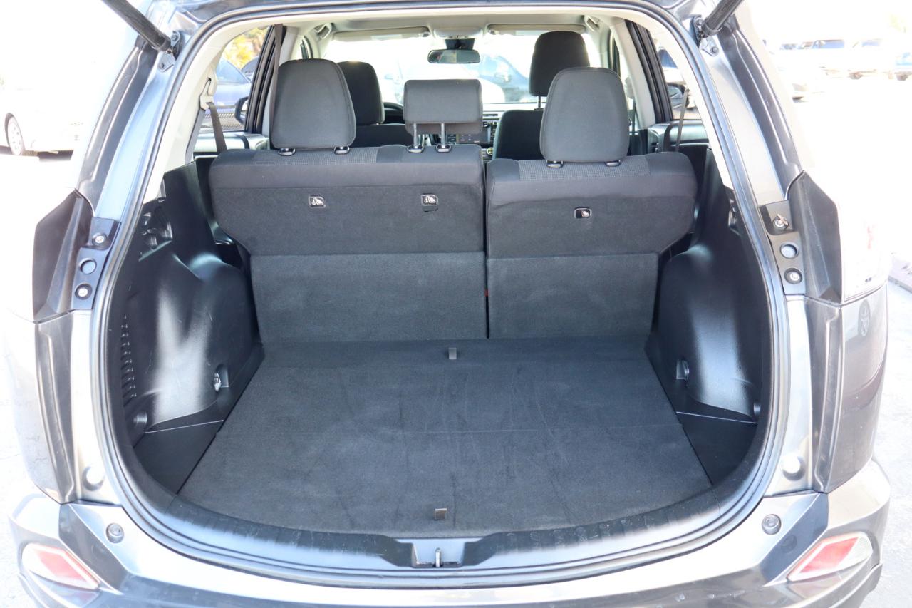 Toyota RAV4 XLE FWD (Natl) 2017