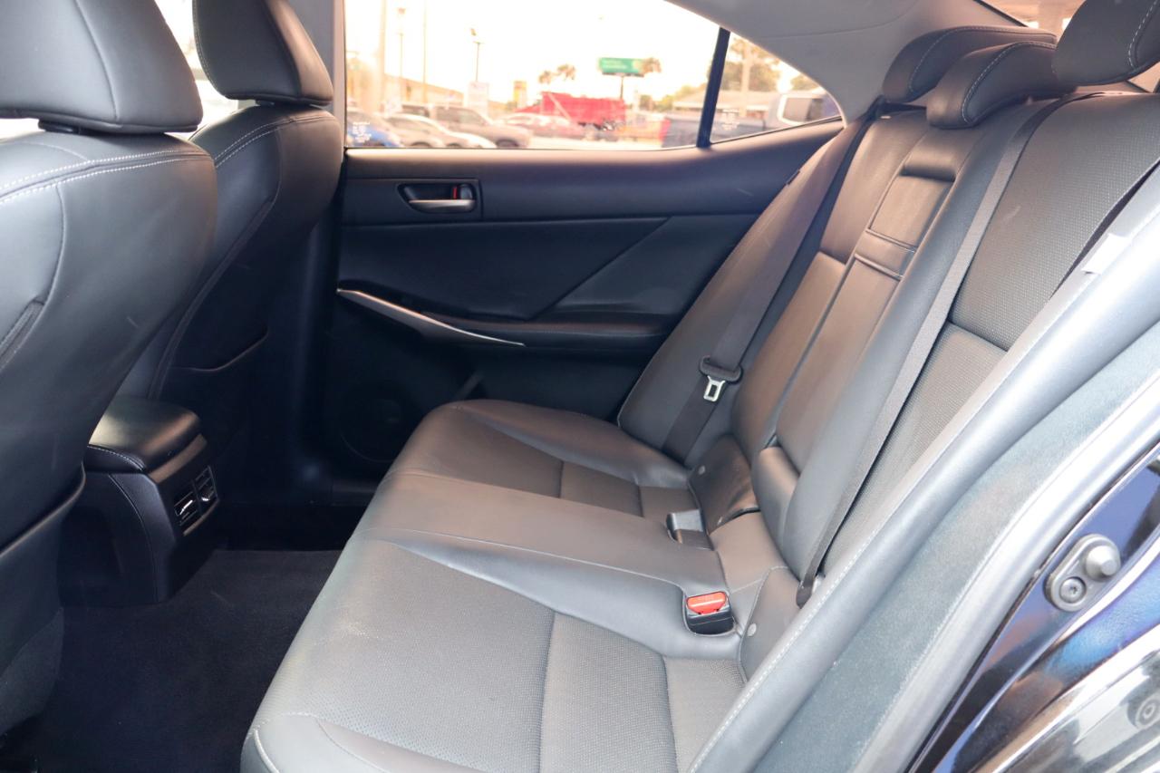 Lexus IS IS 300 RWD 2019