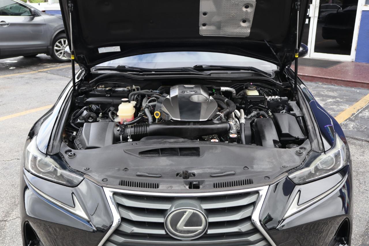 Lexus IS IS 300 RWD 2019