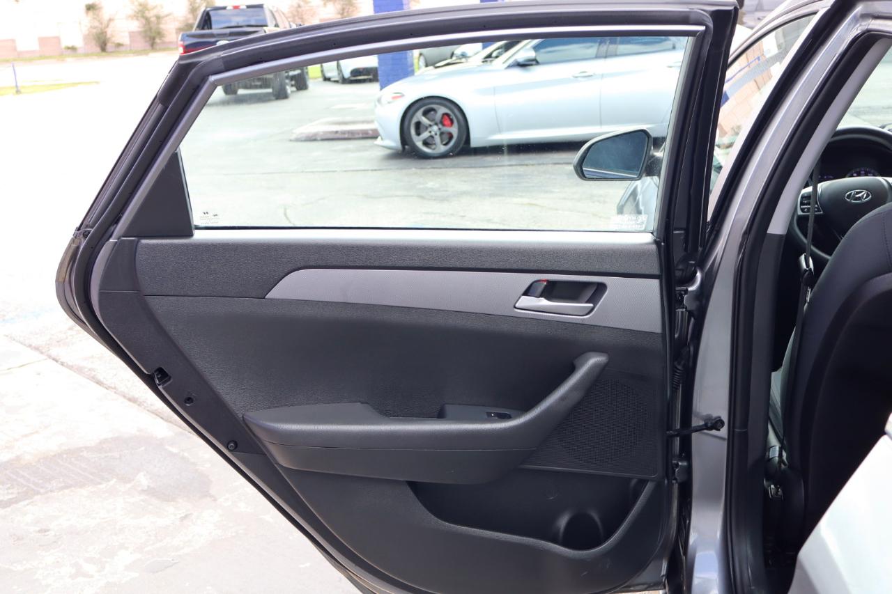 Hyundai Sonata SE 2.4L 2019