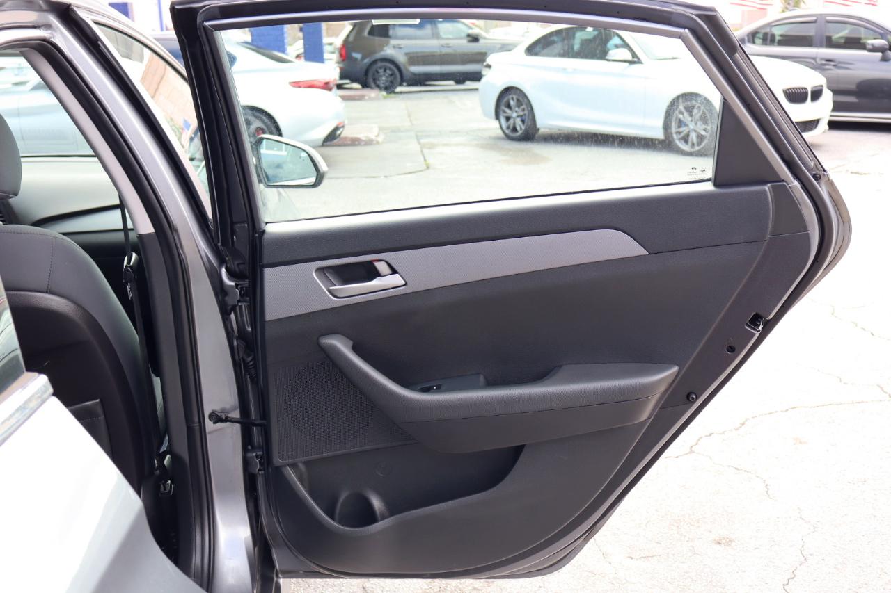 Hyundai Sonata SE 2.4L 2019