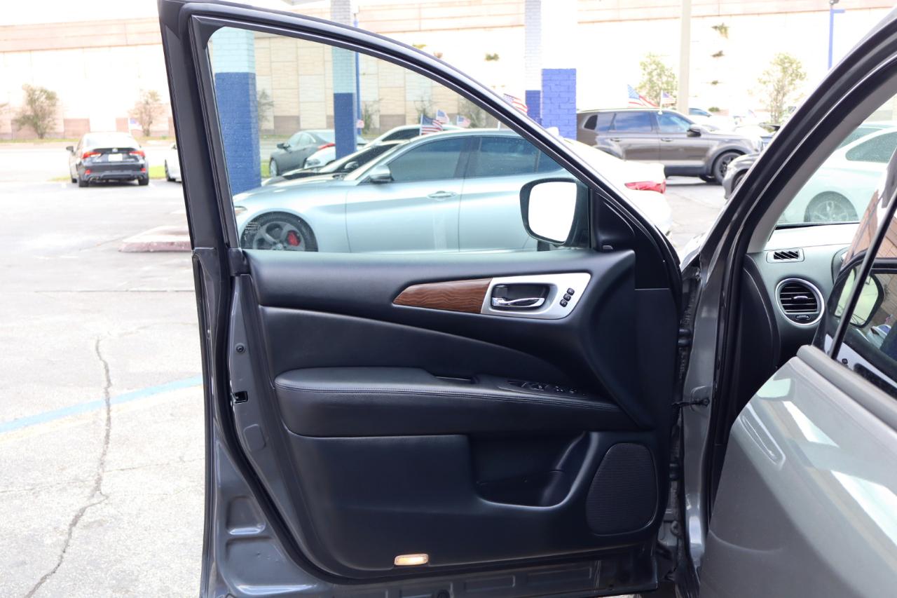 Nissan Pathfinder 4x4 Platinum 2018