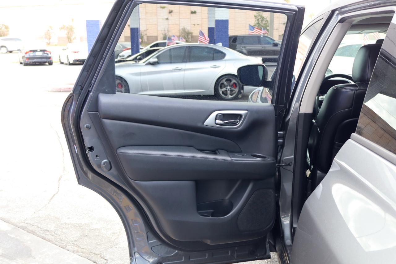 Nissan Pathfinder 4x4 Platinum 2018