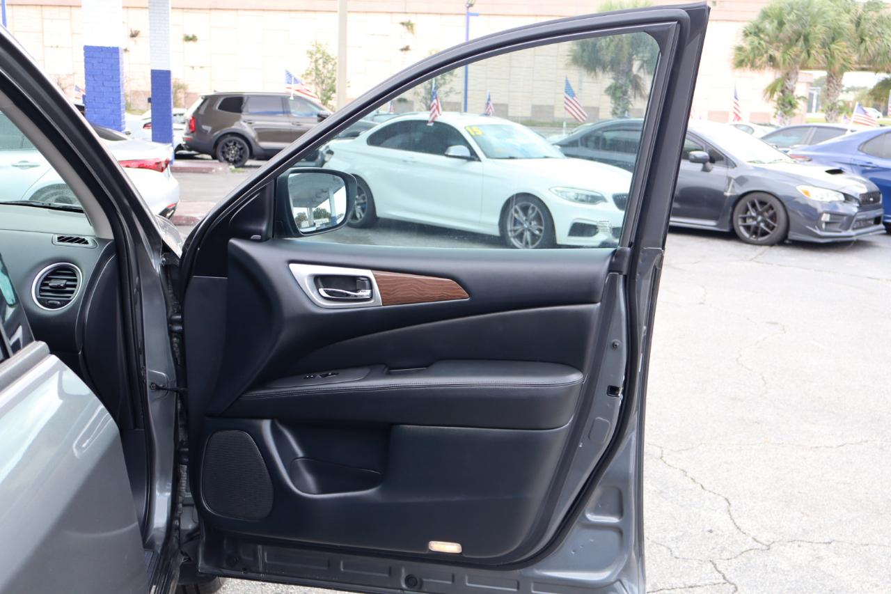 Nissan Pathfinder 4x4 Platinum 2018