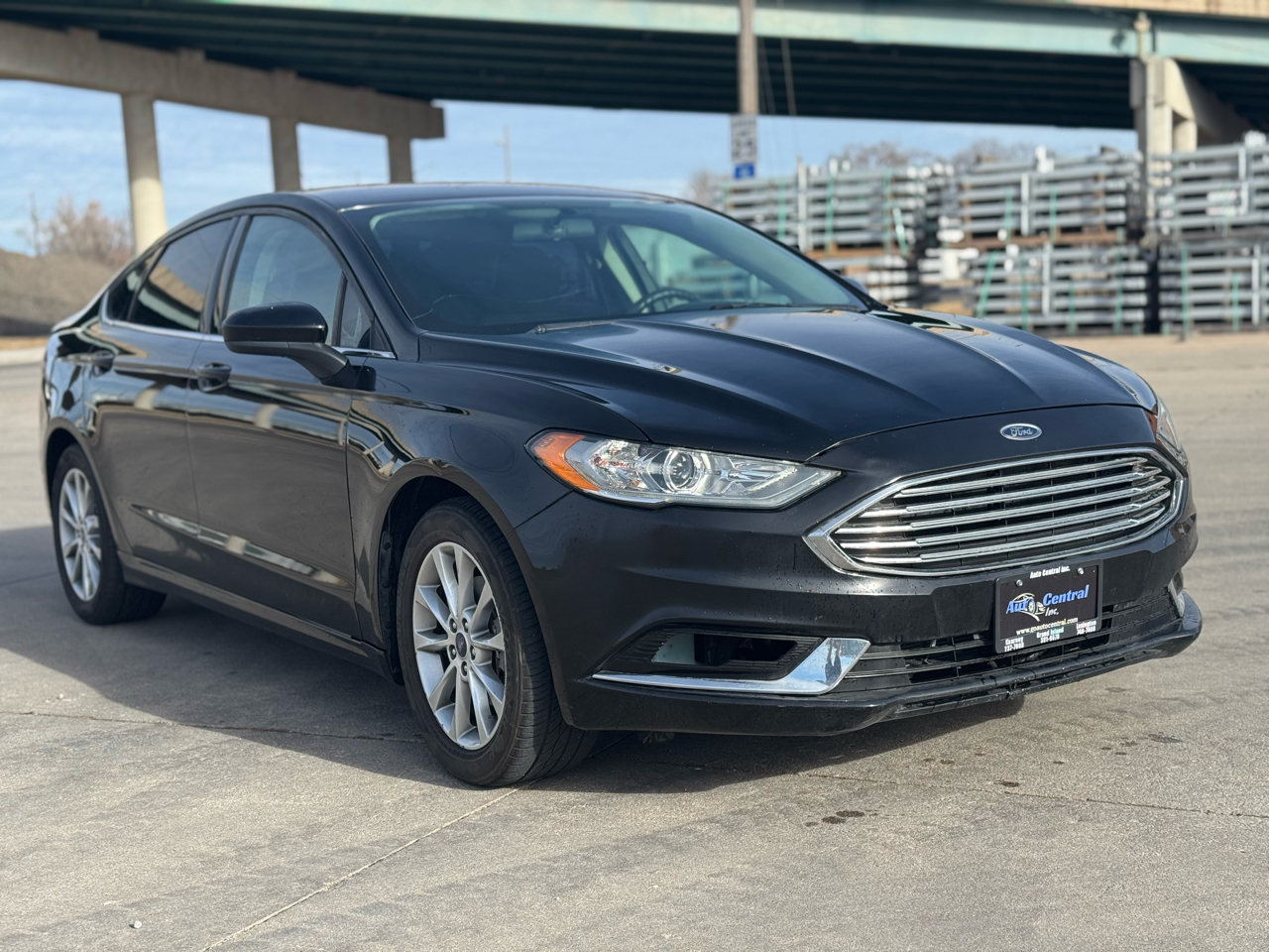 2017 Ford Fusion SE's photo