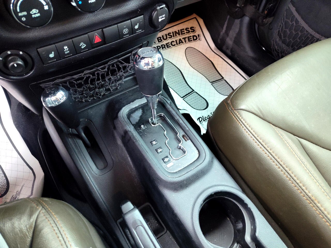 Jeep Wrangler Unlimited 4WD 4dr Sahara 2016