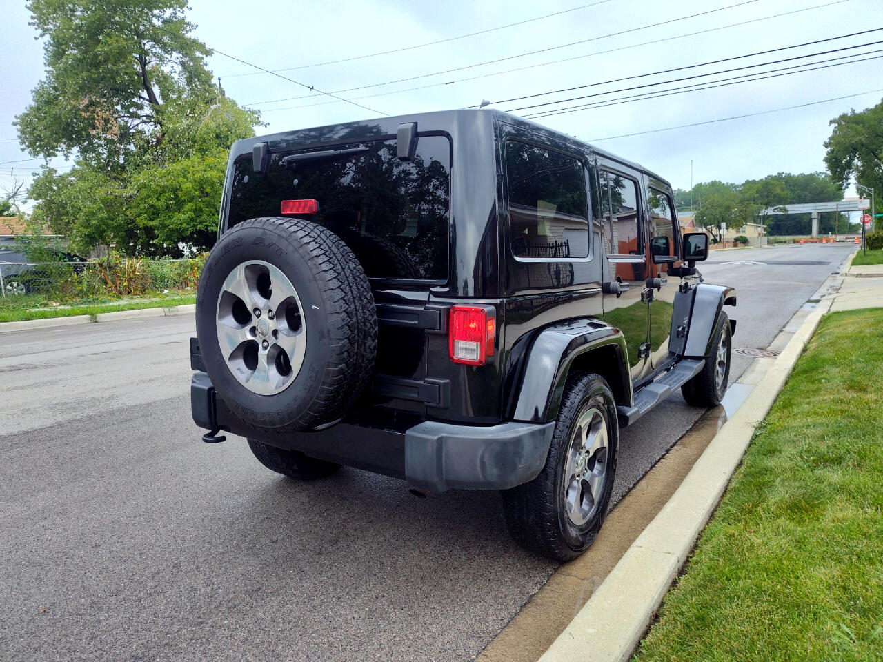 Jeep Wrangler Unlimited 4WD 4dr Sahara 2016