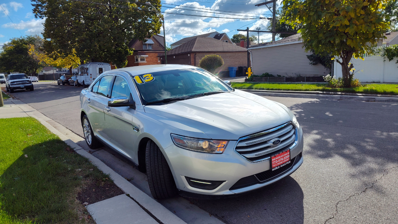 Ford Taurus 4dr Sdn Limited FWD 2013