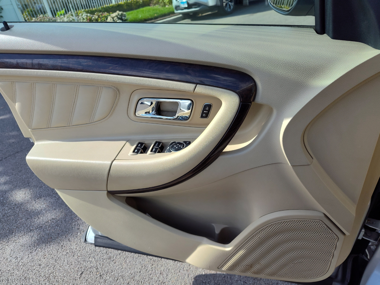 Ford Taurus 4dr Sdn Limited FWD 2013