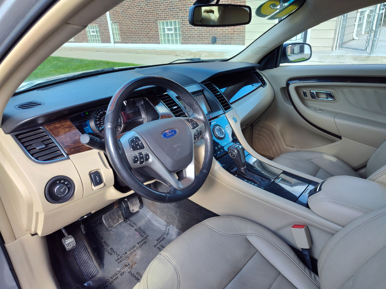 Ford Taurus 4dr Sdn Limited FWD 2013