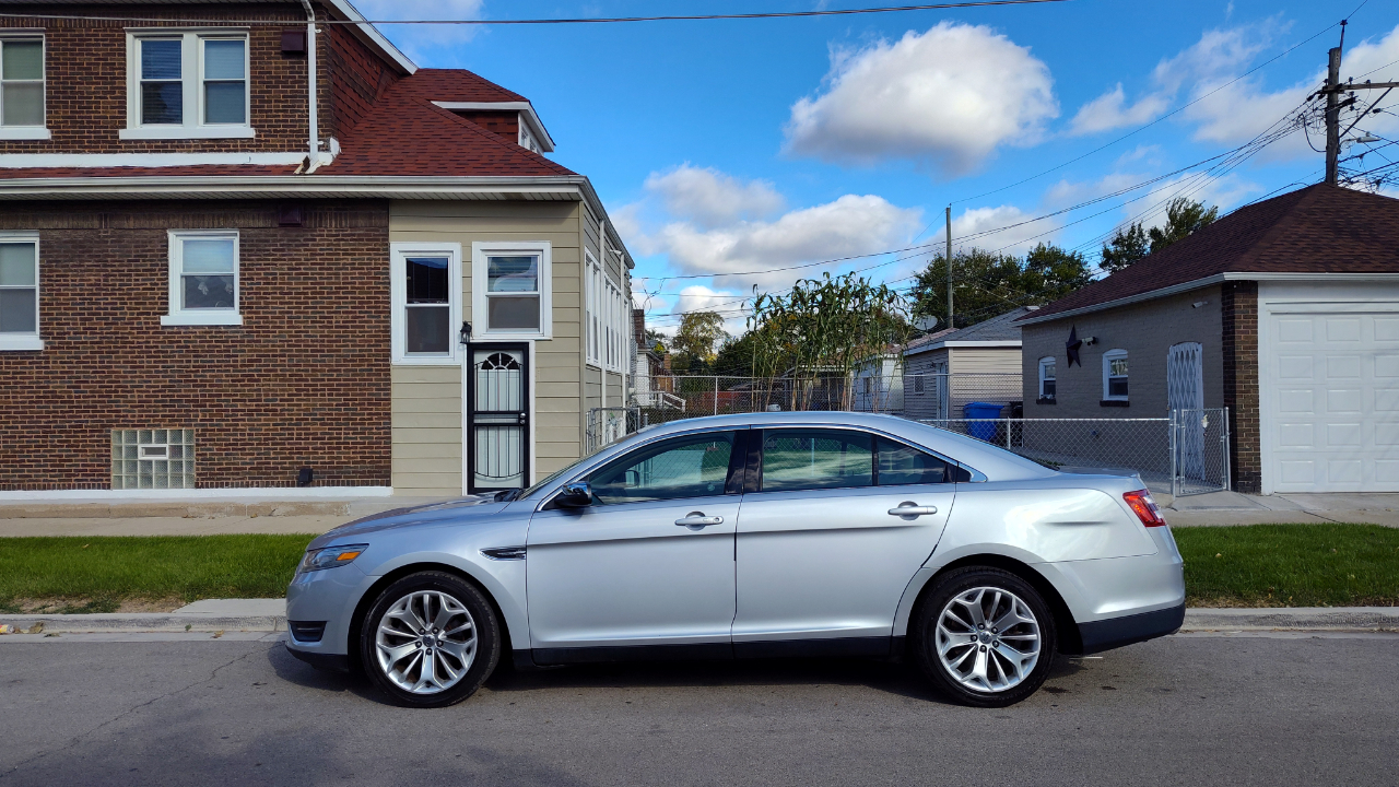 Ford Taurus 4dr Sdn Limited FWD 2013