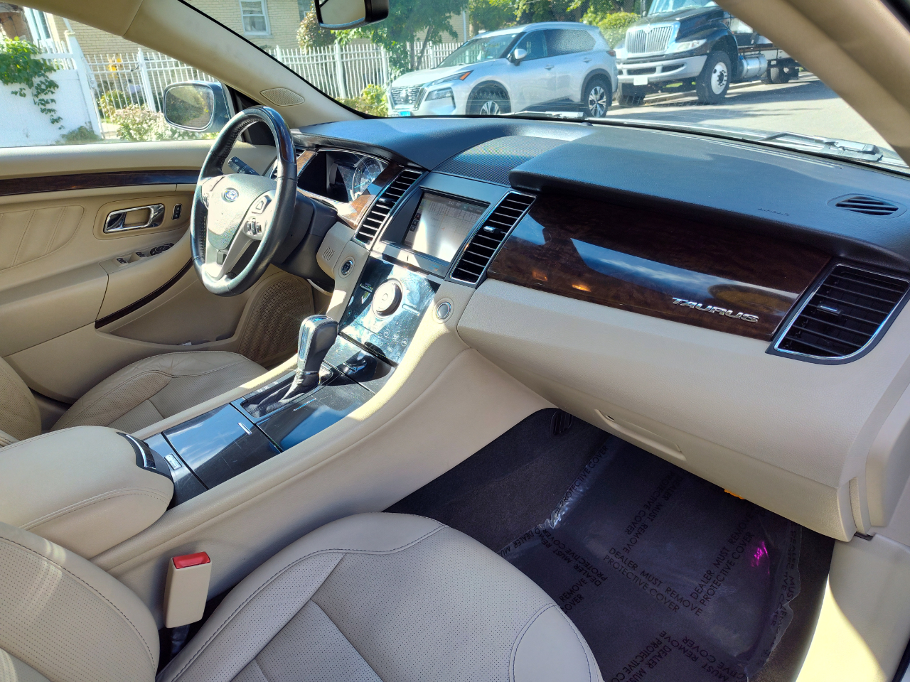 Ford Taurus 4dr Sdn Limited FWD 2013