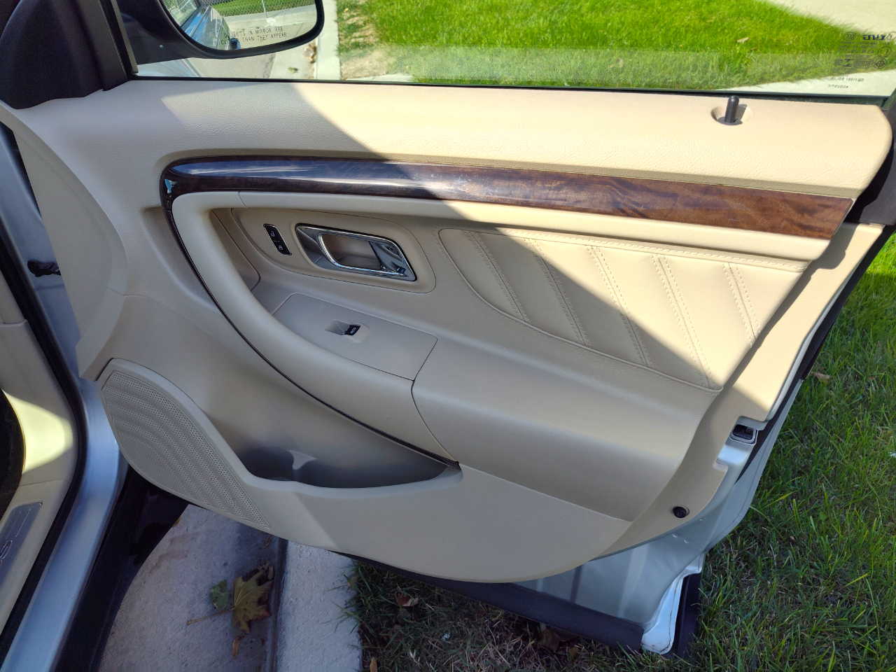 Ford Taurus 4dr Sdn Limited FWD 2013