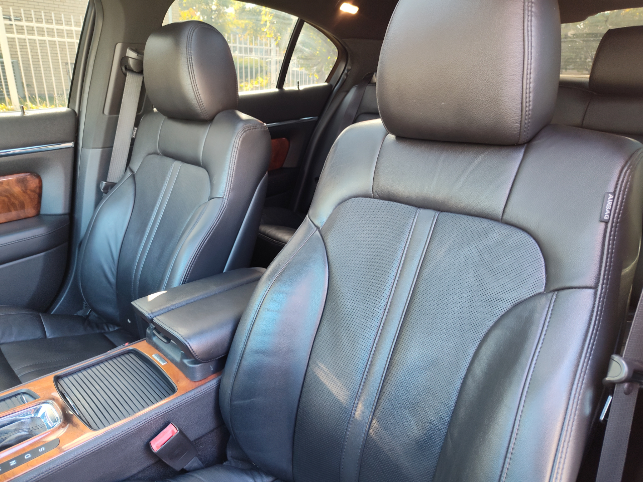 Lincoln MKS 4dr Sdn 3.5L AWD EcoBoost 2015