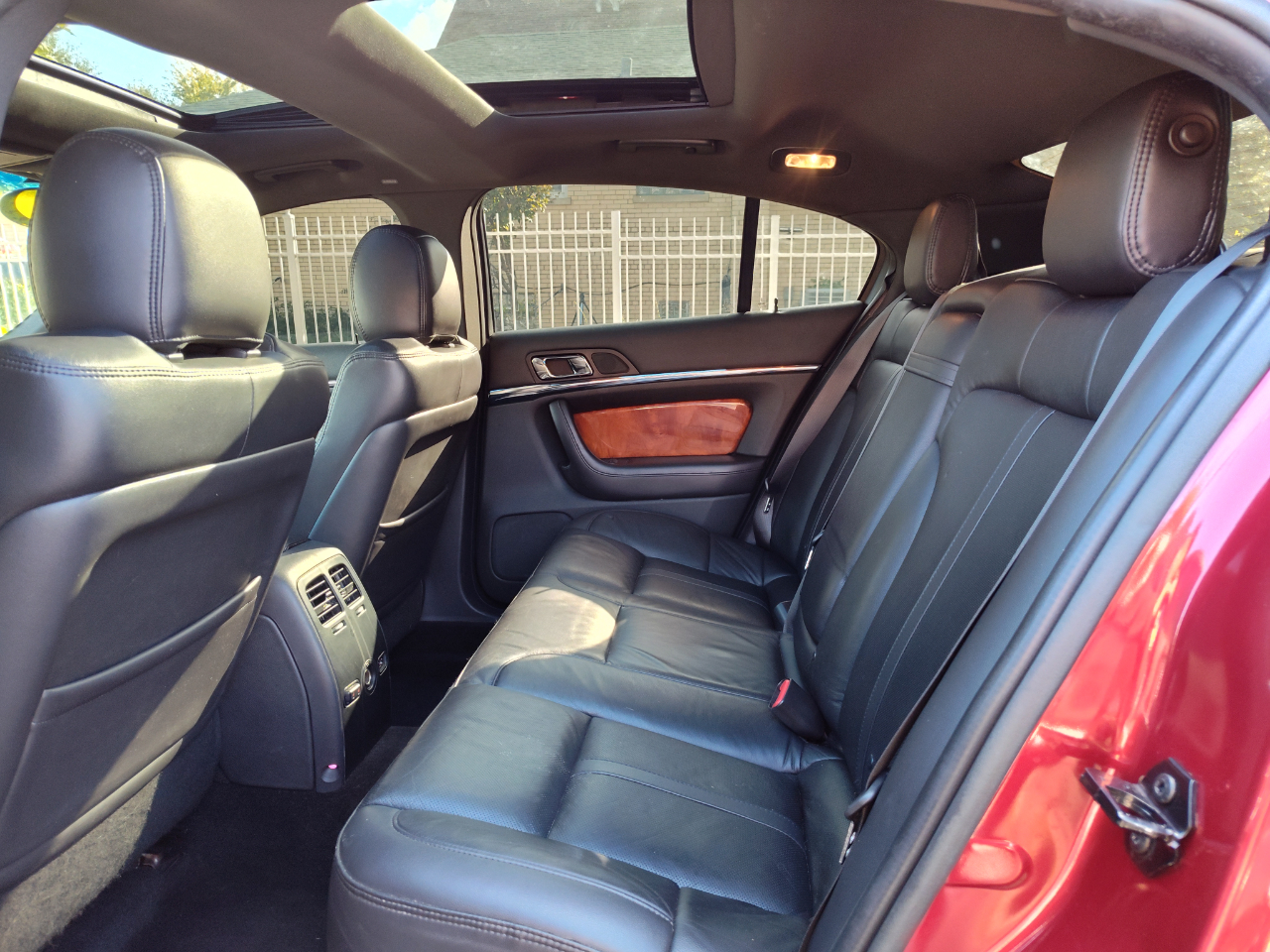 Lincoln MKS 4dr Sdn 3.5L AWD EcoBoost 2015