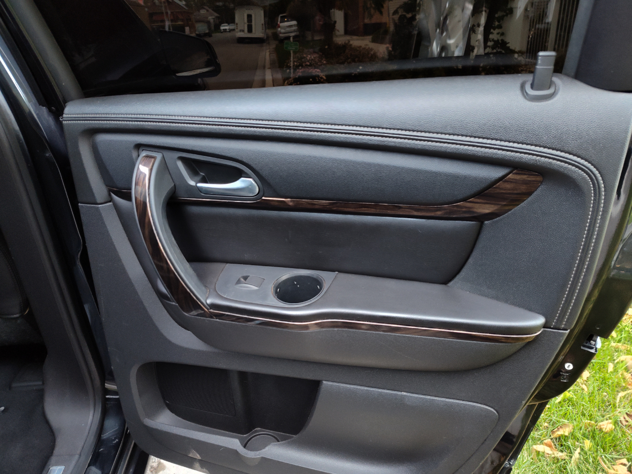 GMC Acadia AWD 4dr Denali 2015