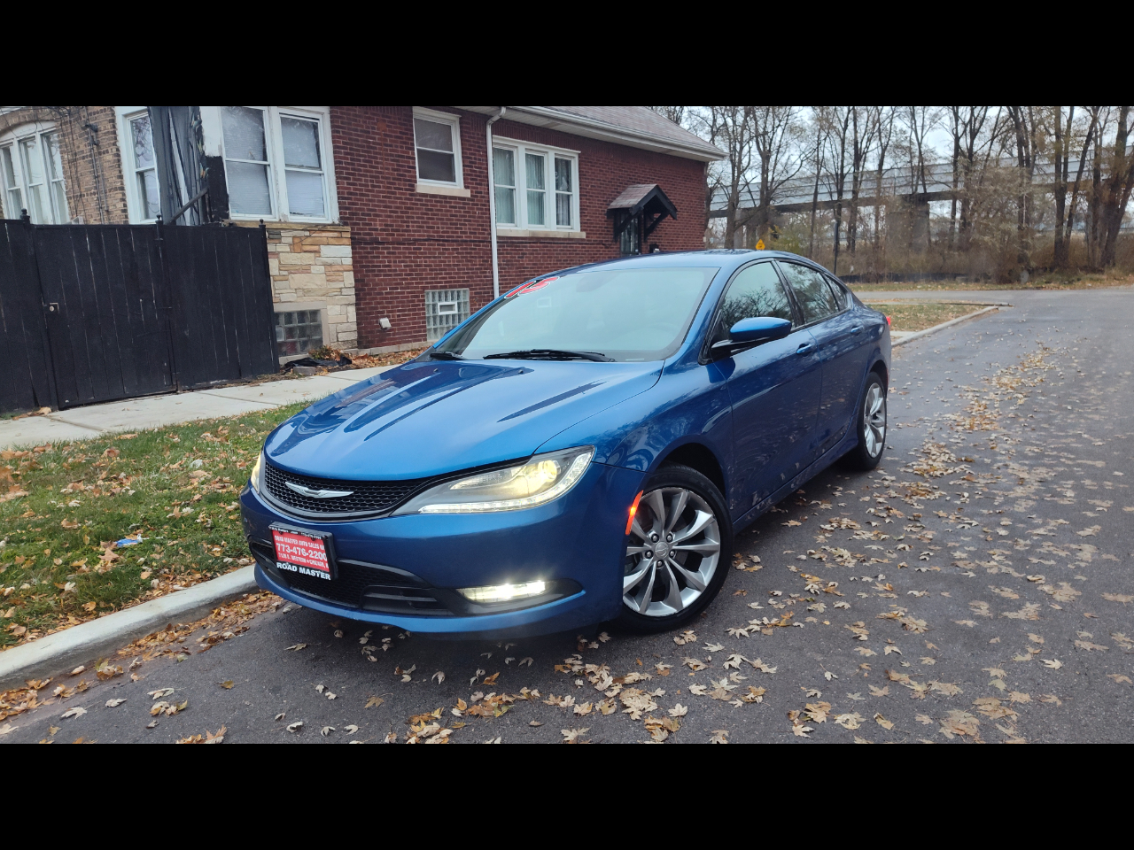 2015 Chrysler 200 4dr Sdn S FWD