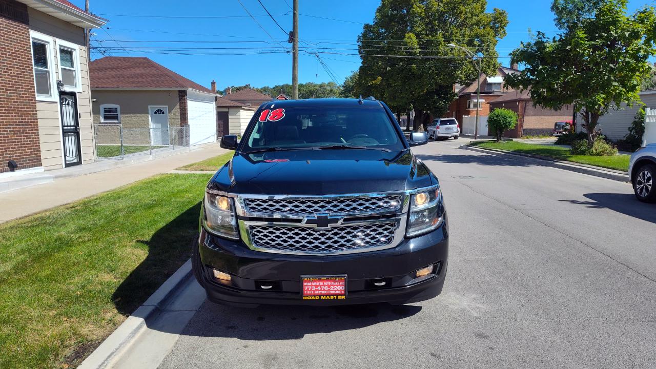 Chevrolet Suburban photo 2