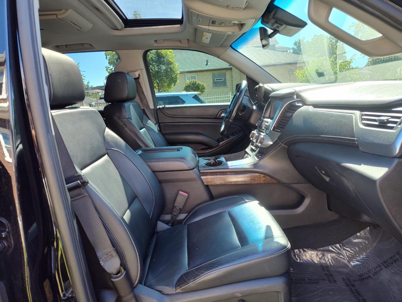 Chevrolet Suburban photo 18