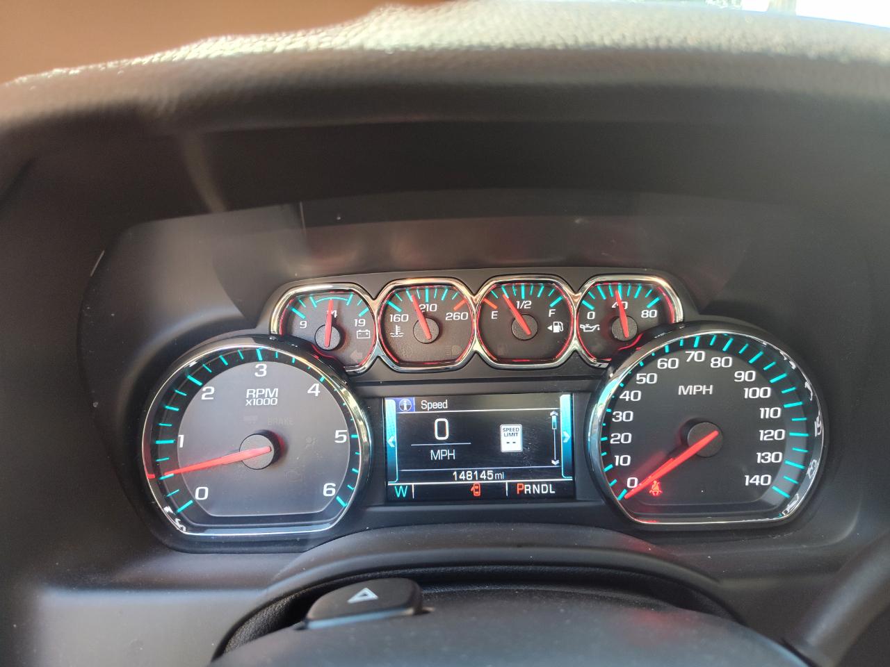 Chevrolet Suburban photo 31