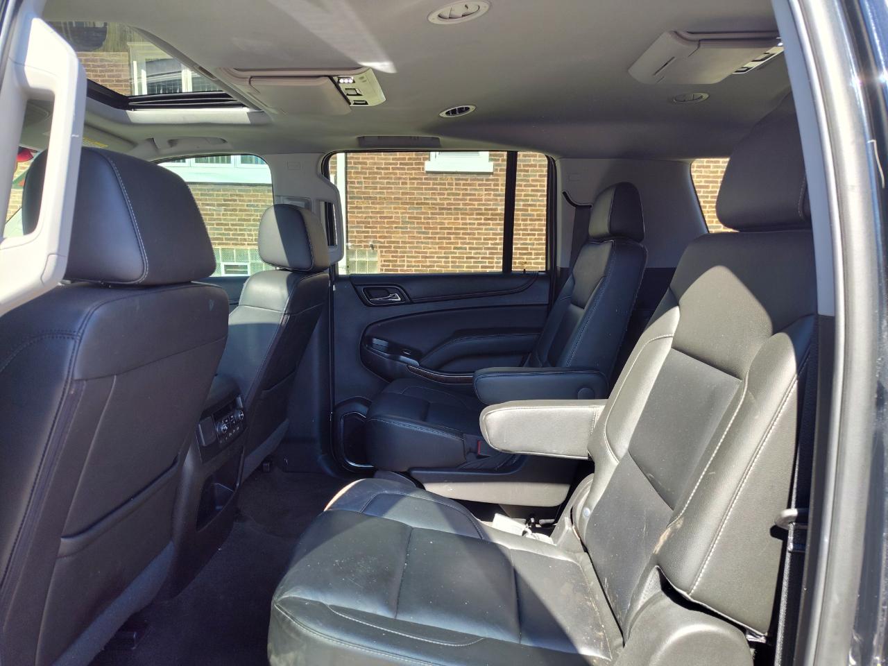 Chevrolet Suburban photo 32