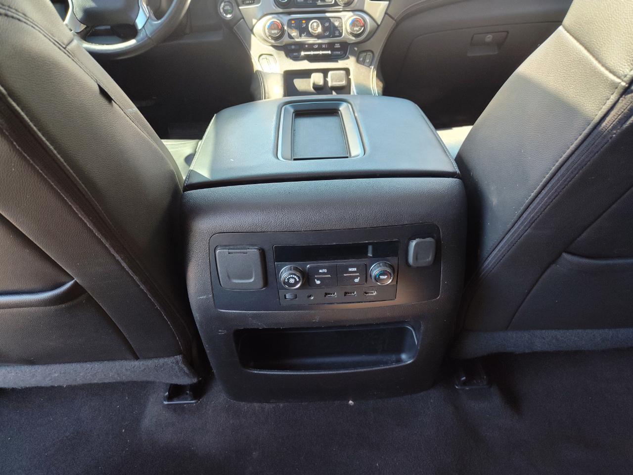 Chevrolet Suburban photo 33
