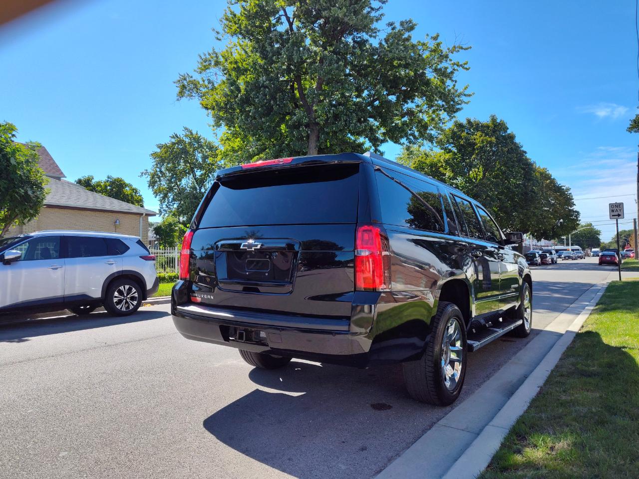Chevrolet Suburban photo 39