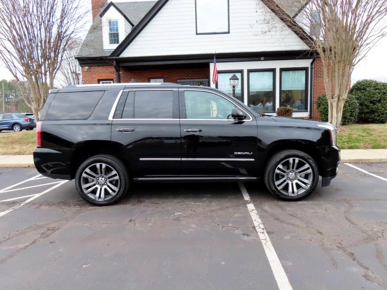GMC Yukon Denali 4WD 2018