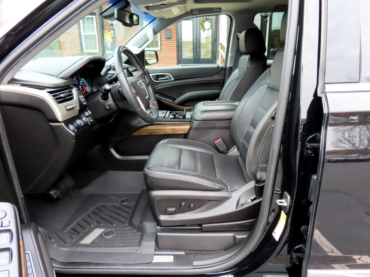 GMC Yukon Denali 4WD 2018