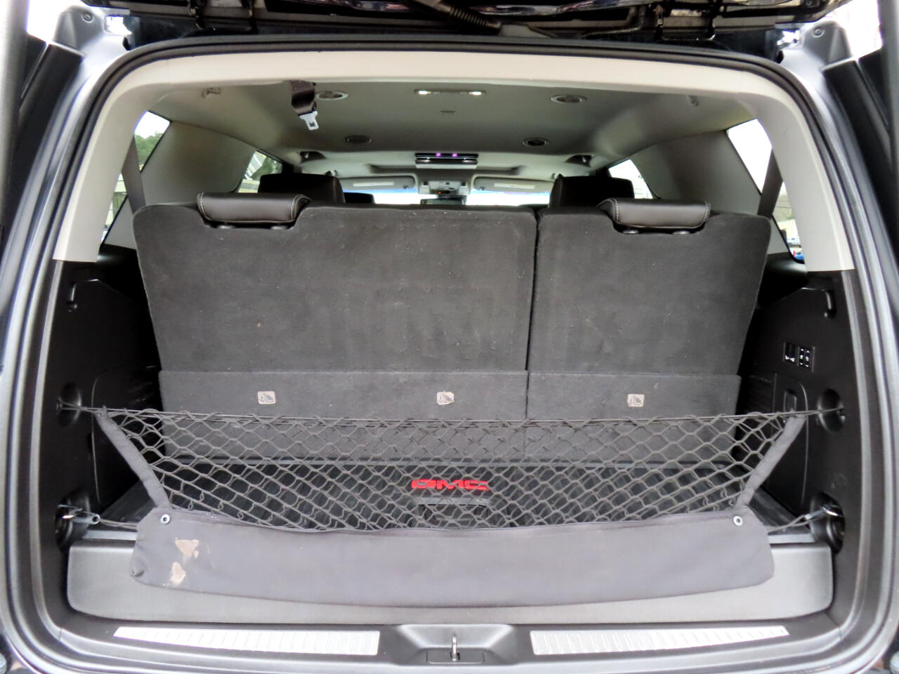 GMC Yukon Denali 4WD 2018