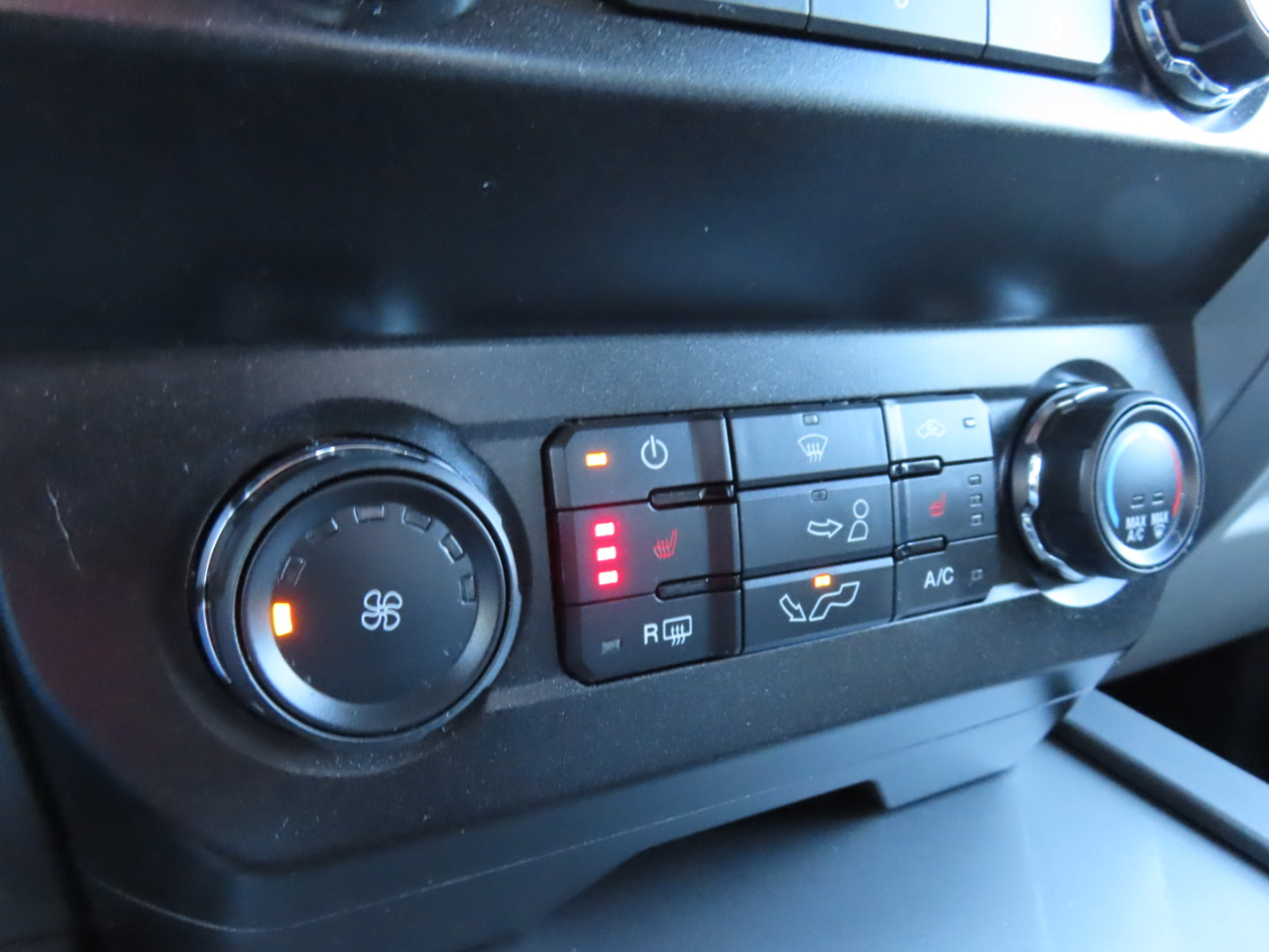 Ford F-150 4WD SuperCrew 139" XLT 2020