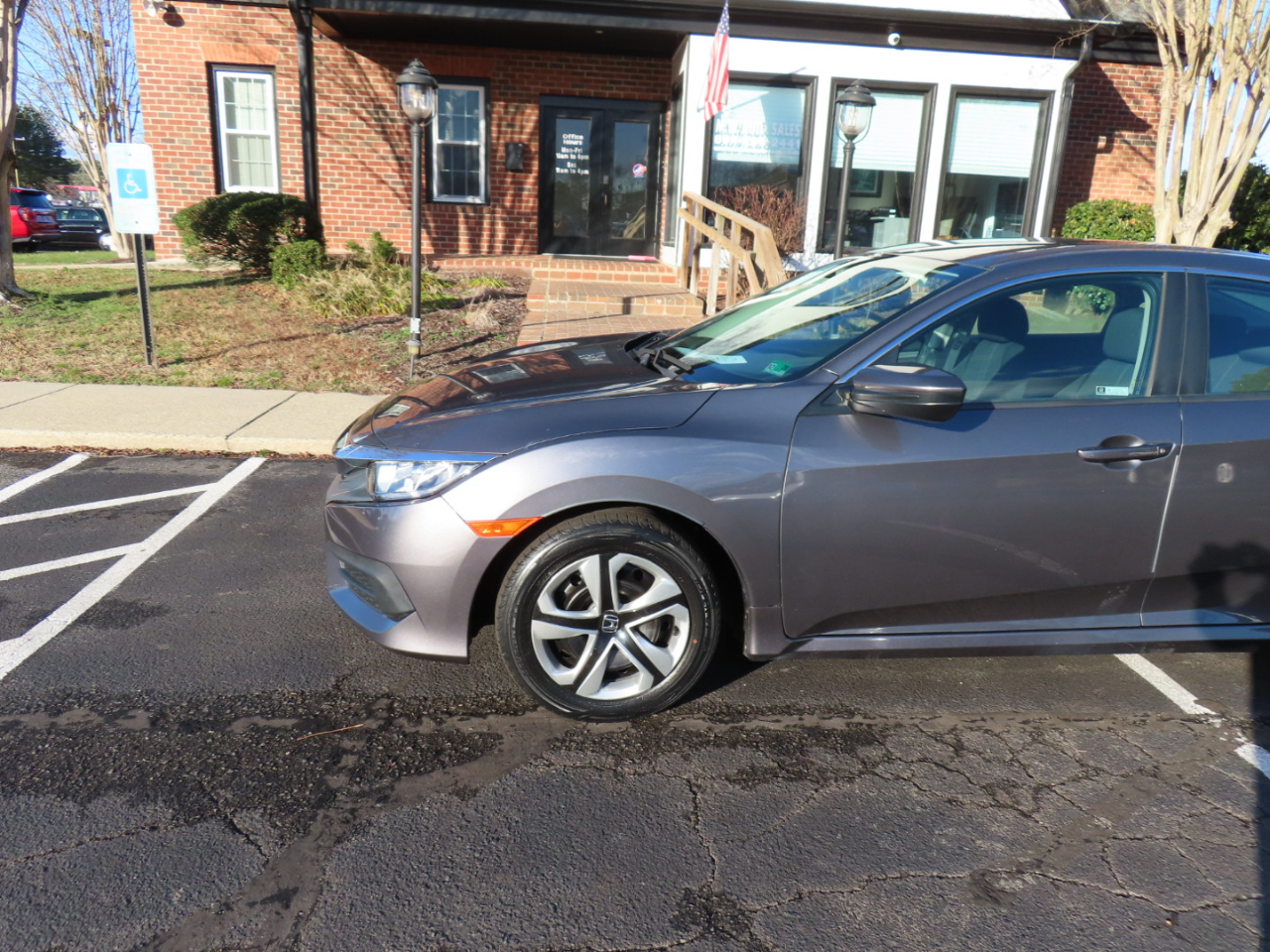 Honda Civic LX Sedan CVT 2018