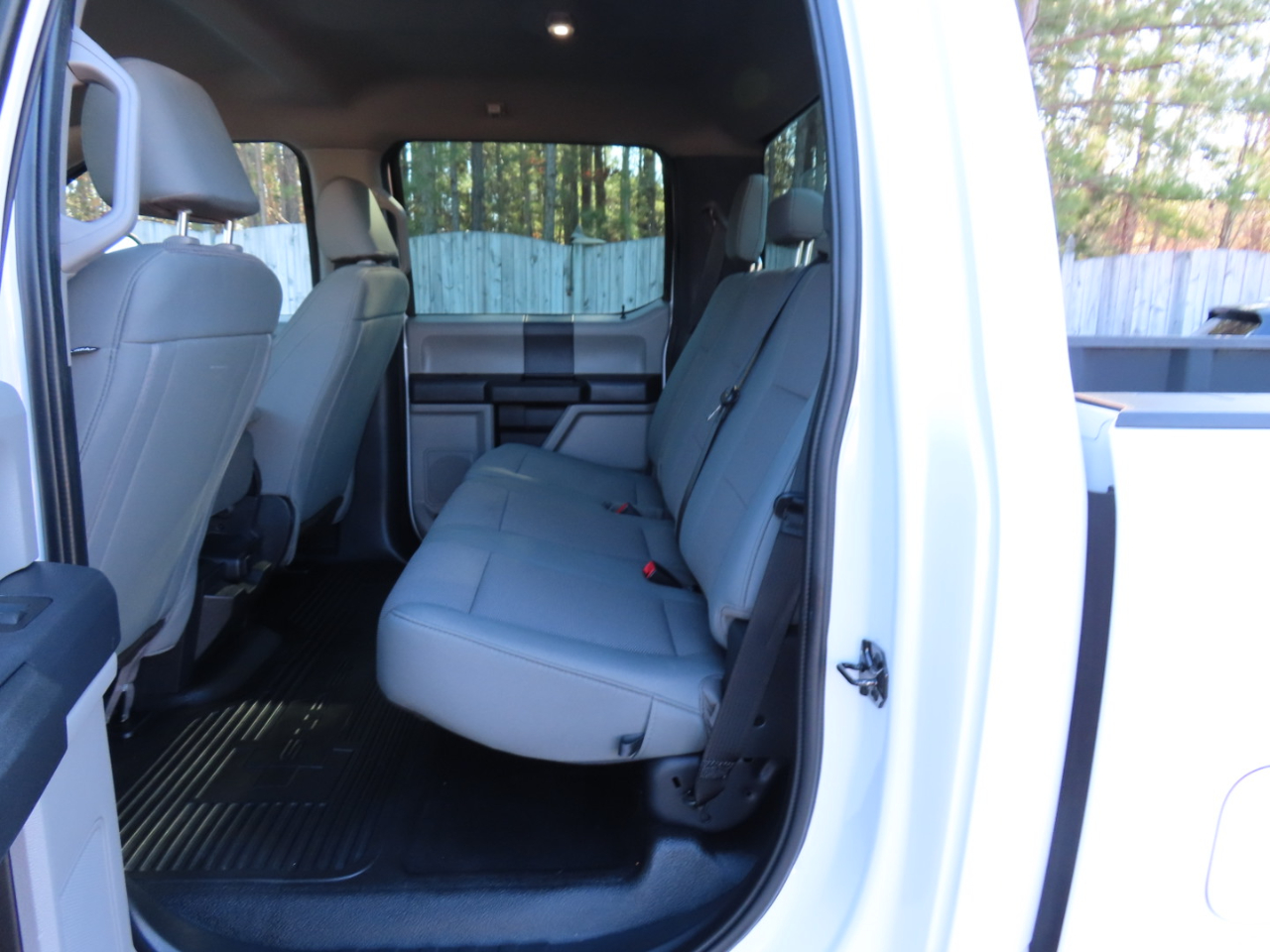 Ford F-350 SD XL Crew Cab Long Bed DRW 4WD 2022