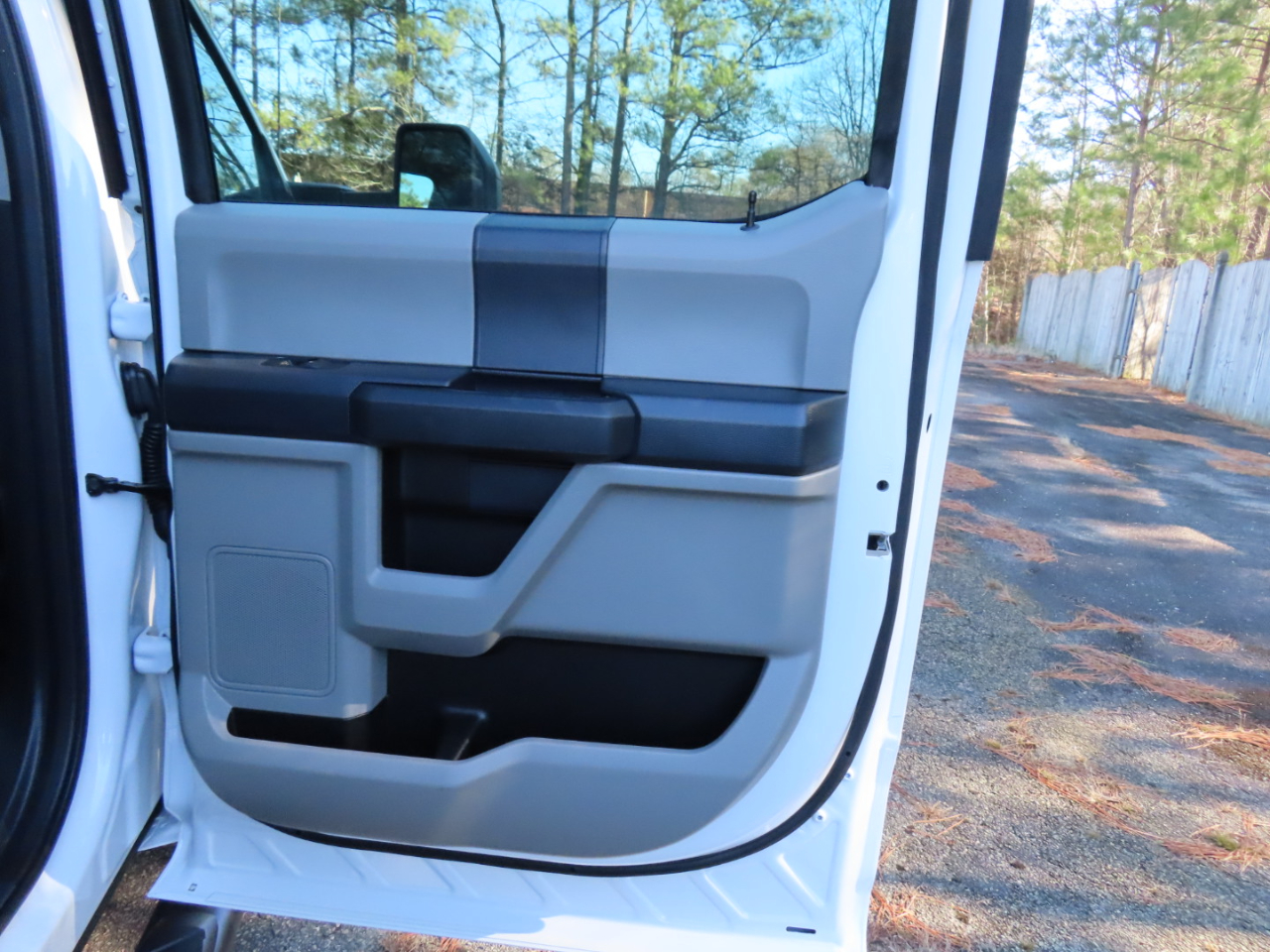 Ford F-350 SD XL Crew Cab Long Bed DRW 4WD 2022