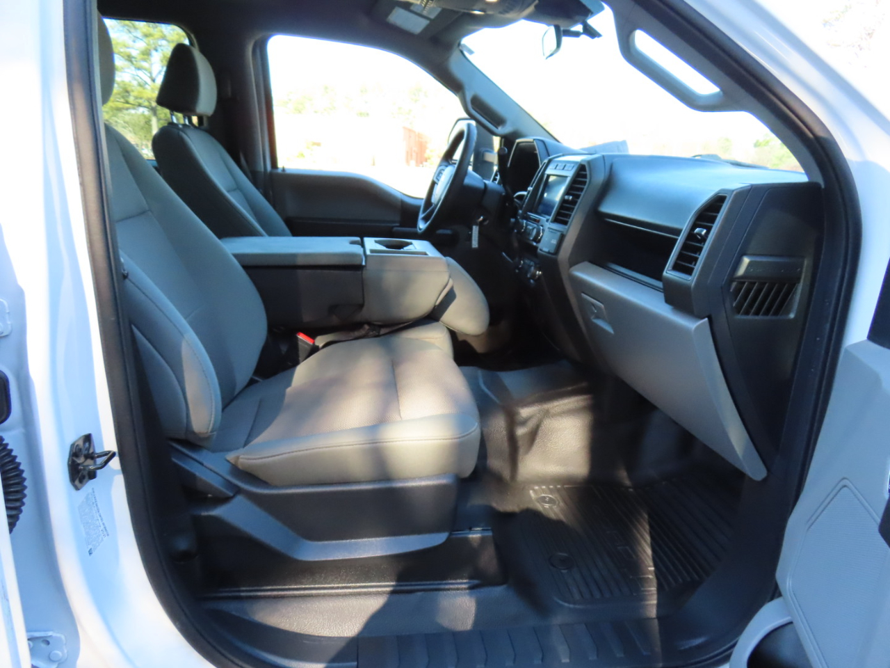 Ford F-350 SD XL Crew Cab Long Bed DRW 4WD 2022