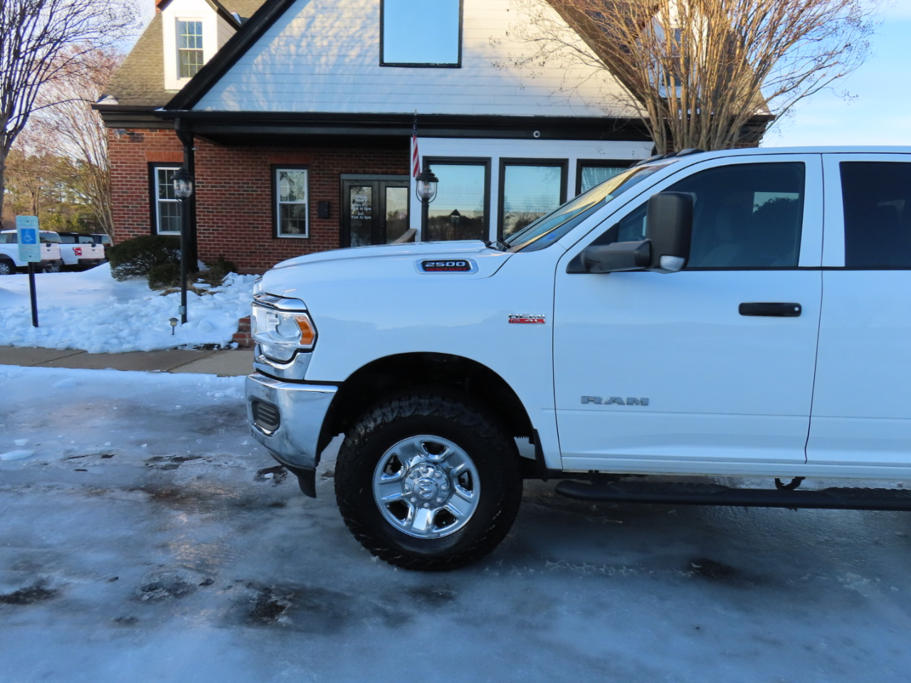 RAM 2500 Tradesman Crew Cab SWB 4WD 2022