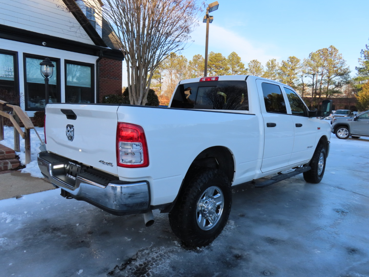 RAM 2500 Tradesman Crew Cab SWB 4WD 2022