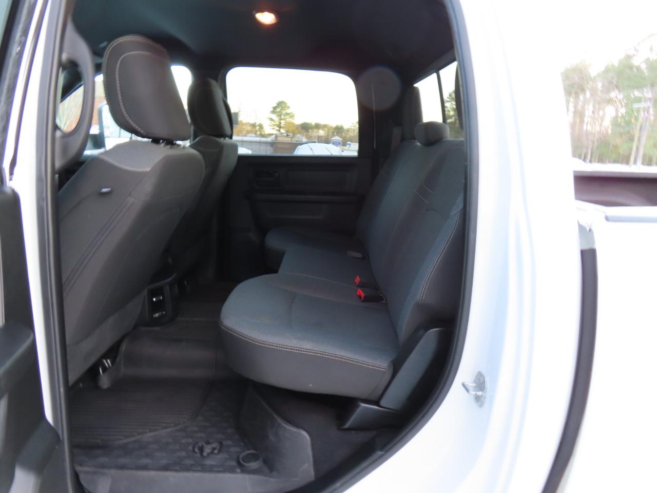 RAM 2500 Tradesman Crew Cab SWB 4WD 2022