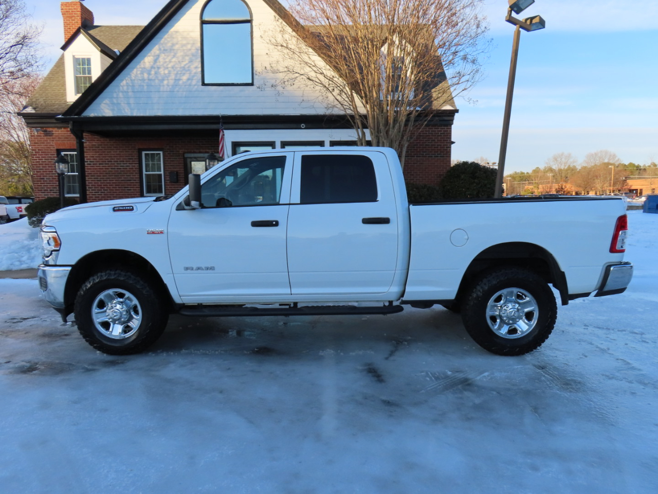 RAM 2500 Tradesman Crew Cab SWB 4WD 2022