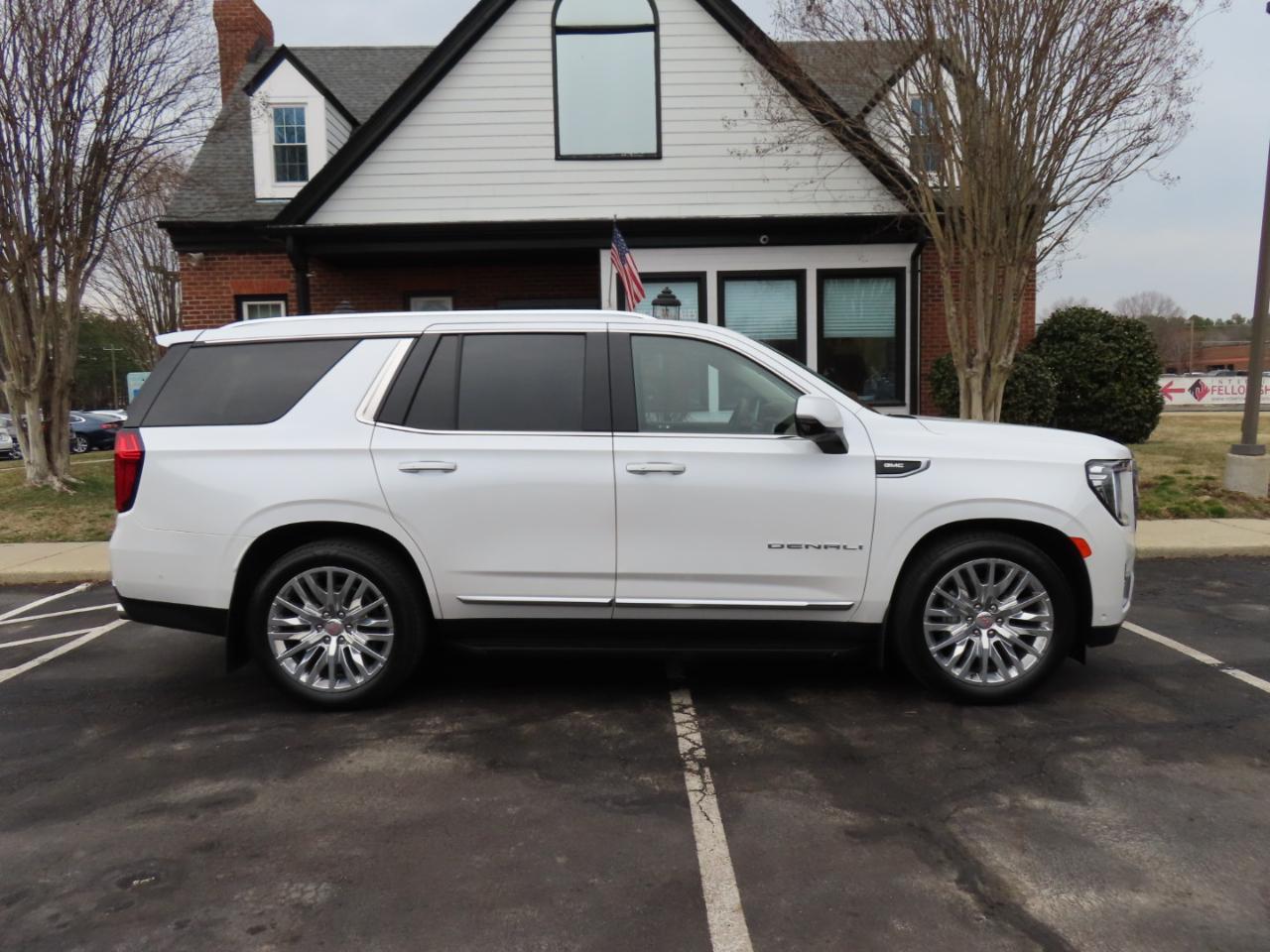 GMC Yukon Denali 4WD 2024