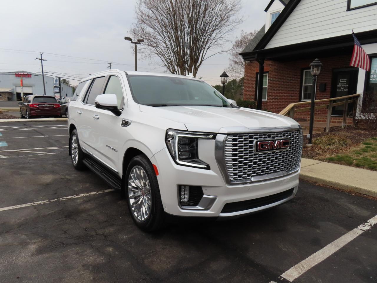 GMC Yukon Denali 4WD 2024