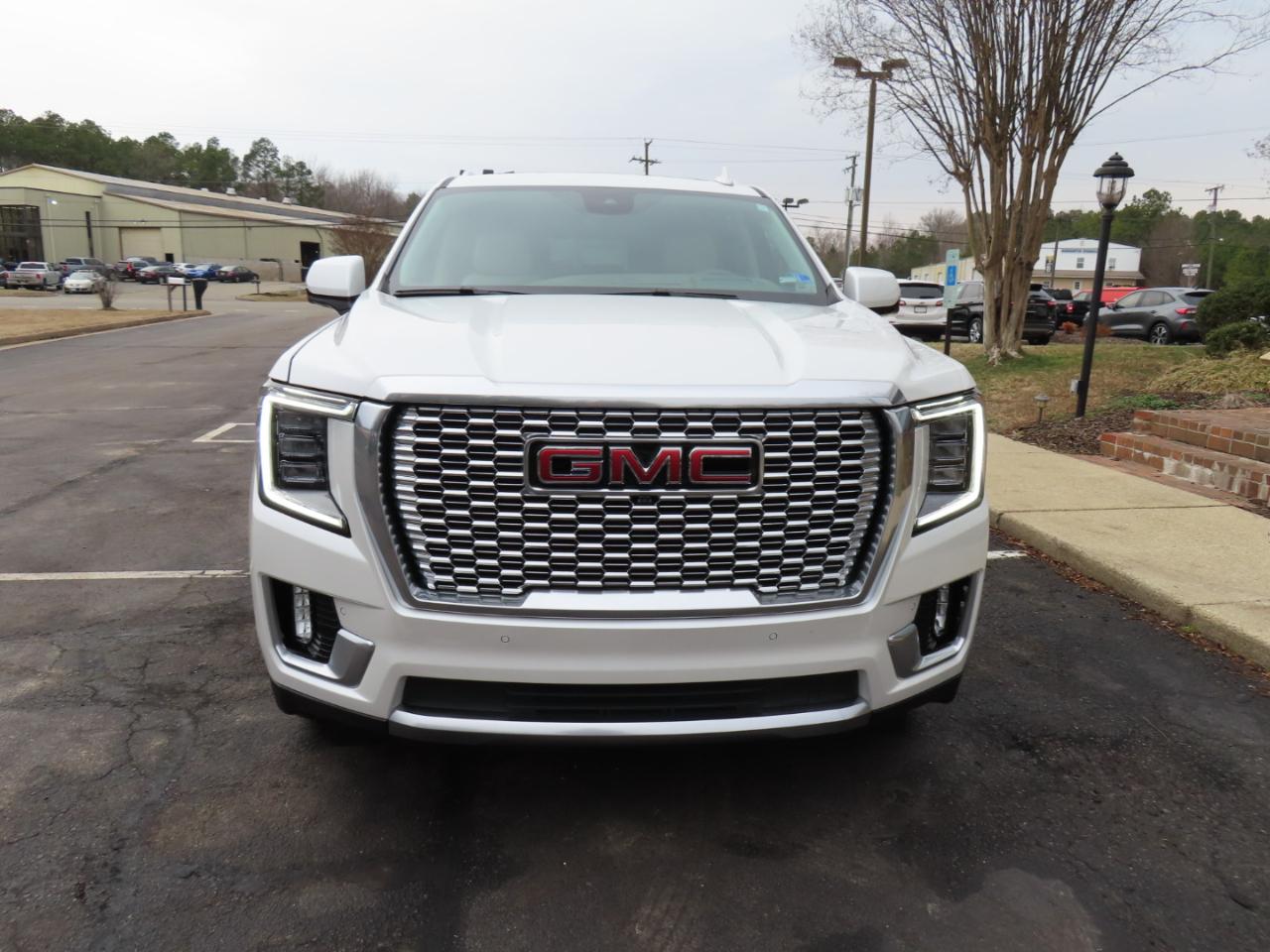 GMC Yukon Denali 4WD 2024