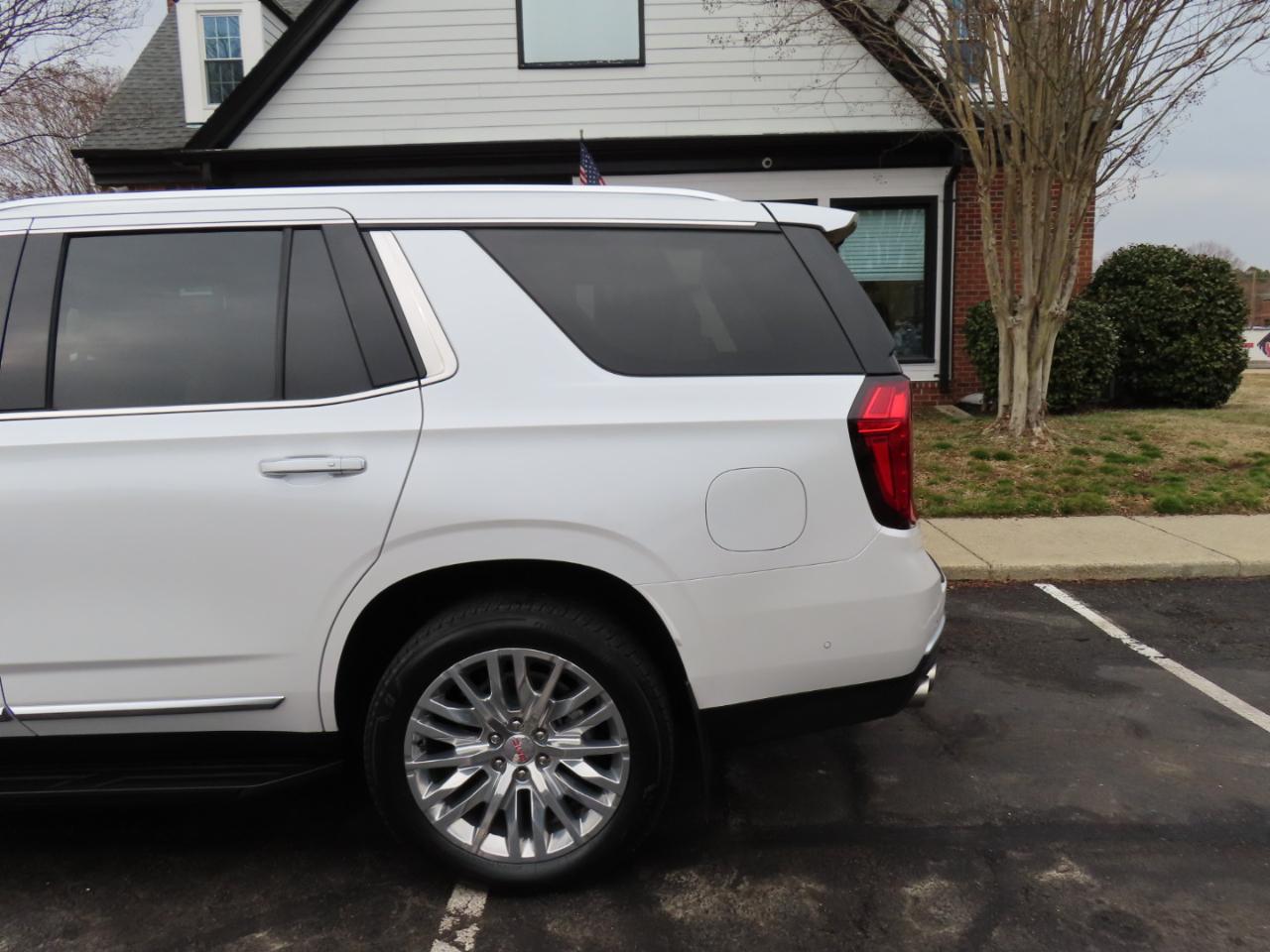 GMC Yukon Denali 4WD 2024