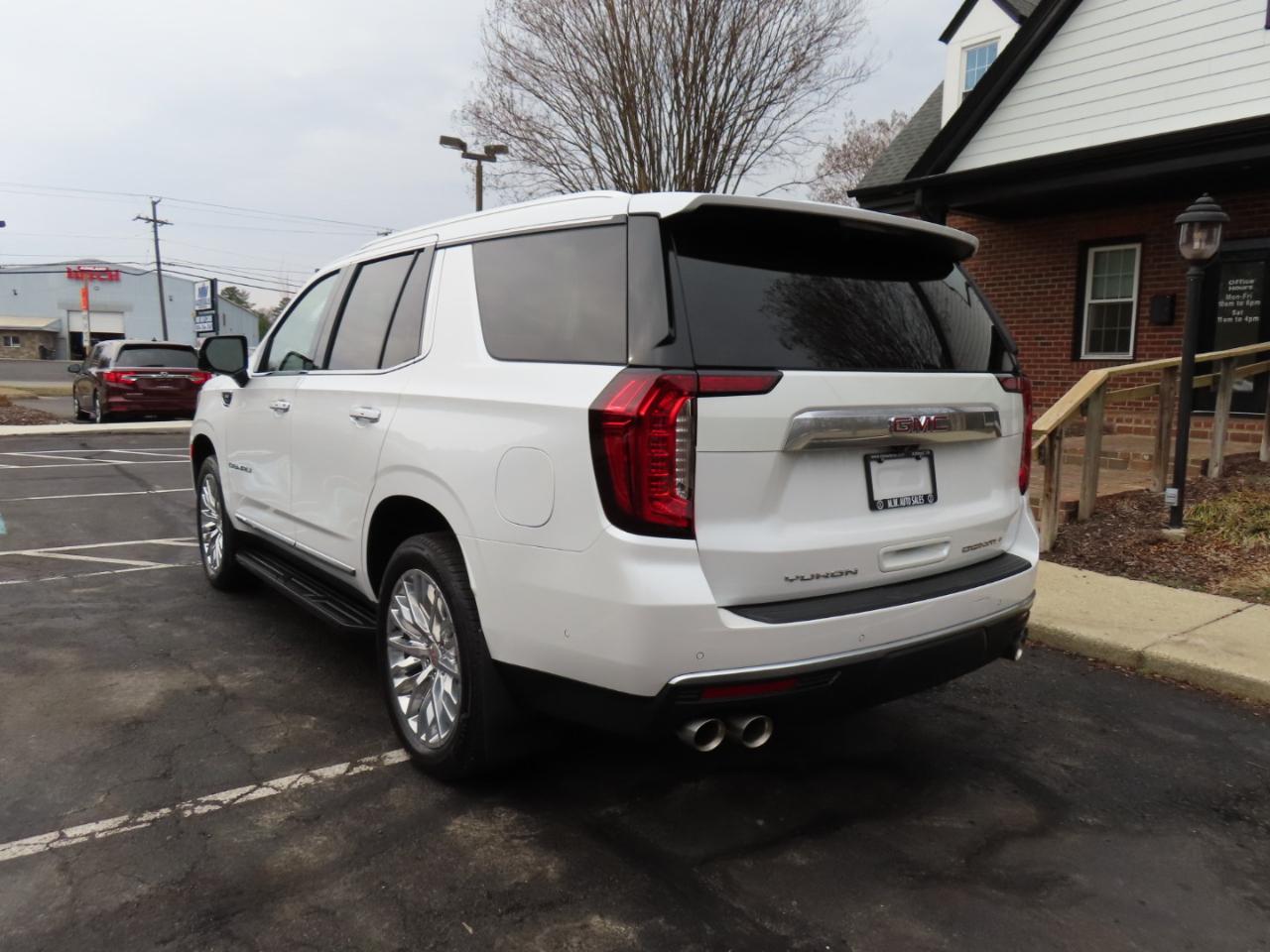 GMC Yukon Denali 4WD 2024